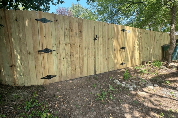 6 fr privacy fence installation in Nashville tn.